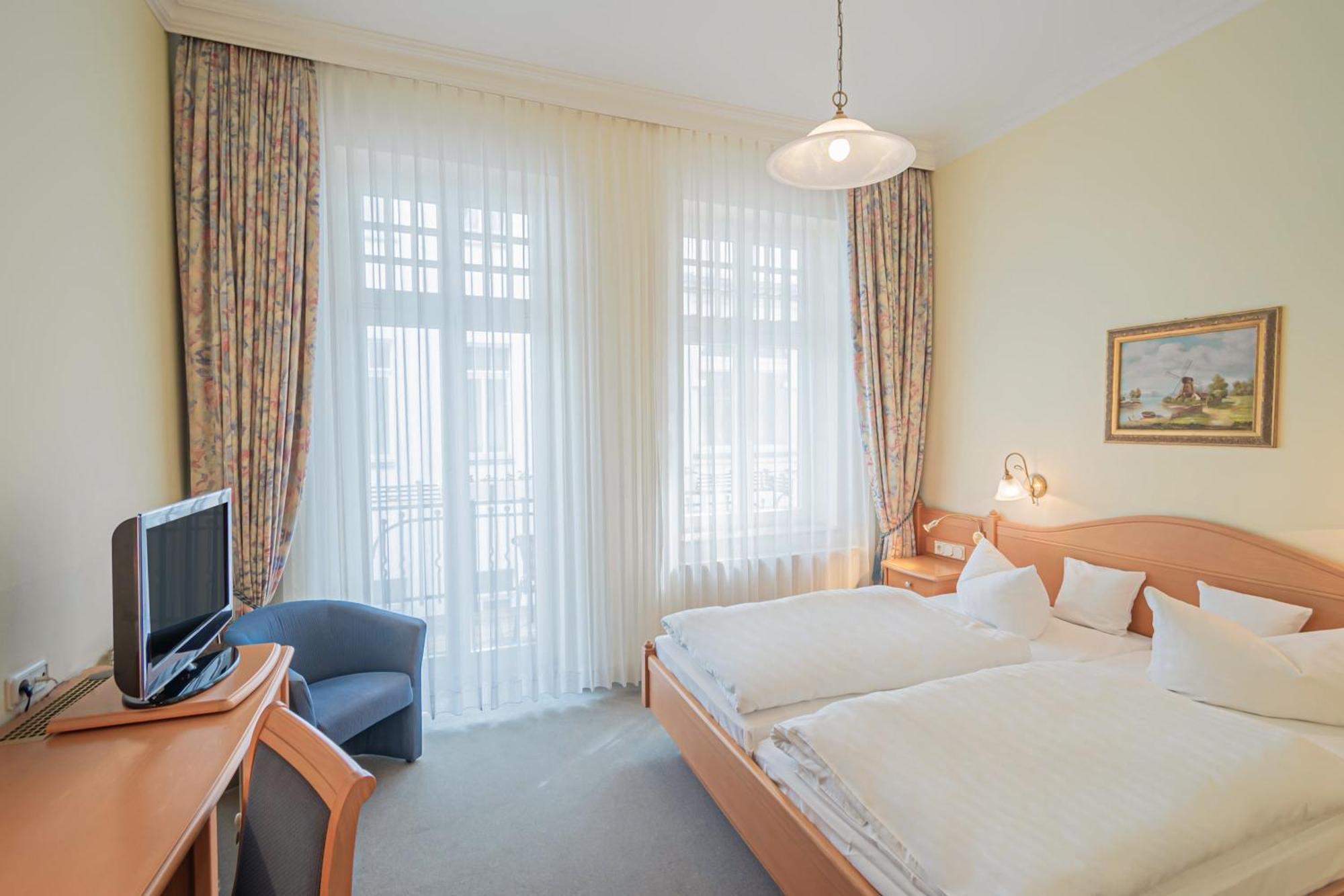Hotel Imperial Ruegen Binz Room photo