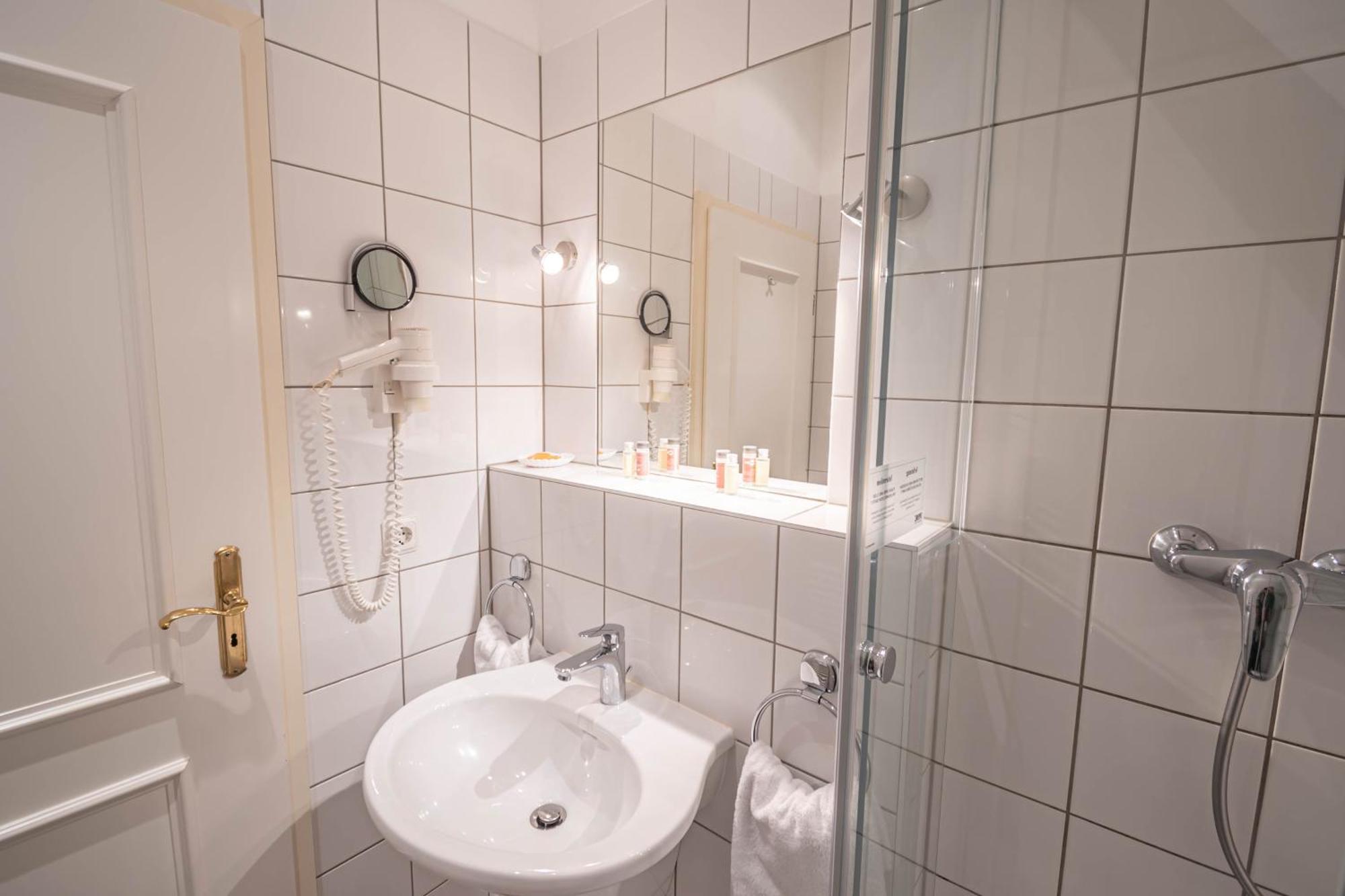 Hotel Imperial Ruegen Binz Room photo